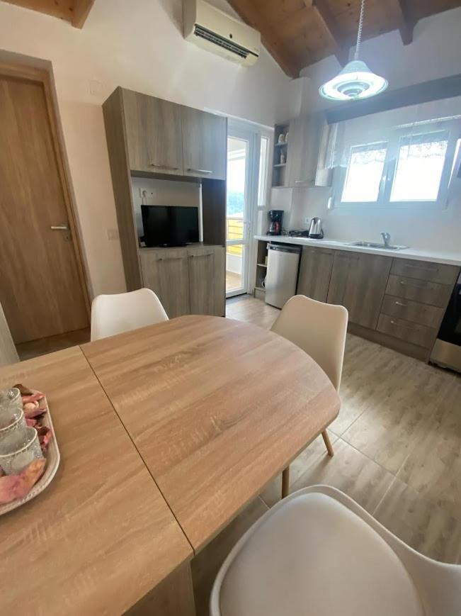 Theo Apartment Marathiász Kültér fotó
